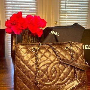 Chocolate Chanel tote classic bag